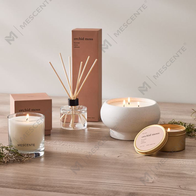 Prilagodite set mirisnih svijeća s poklopcem za kolač od suhog cvijeća Christmas White Barn