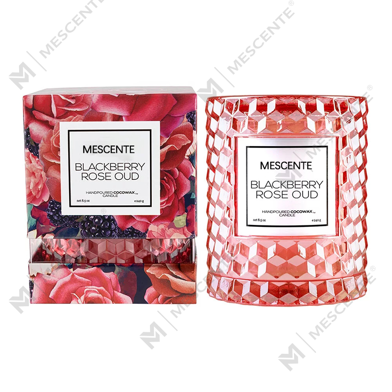 M&Scent prilagođena božićna dekoracija Blackberry Rose Oud Icon Svijeća